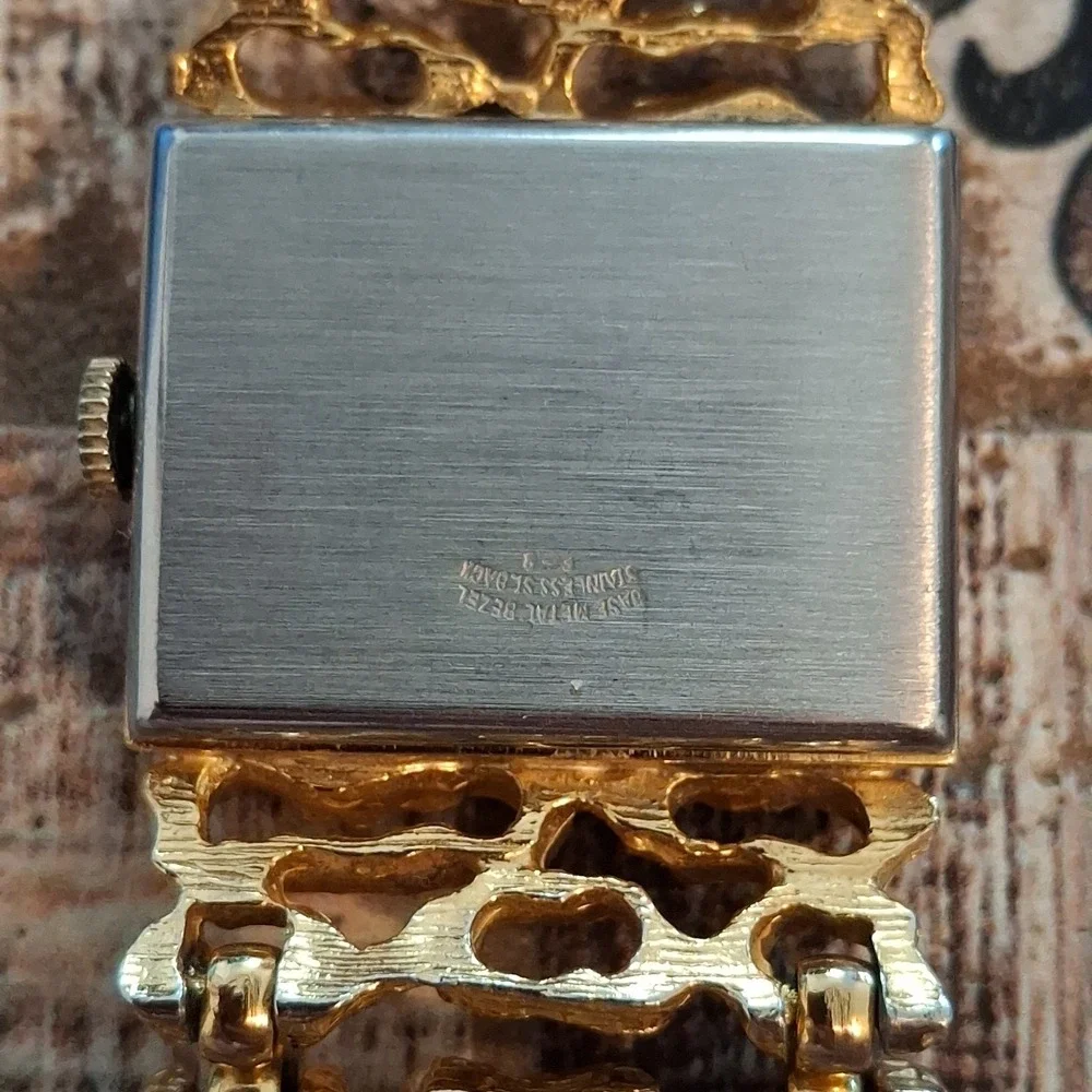 Andre Rivalle Womens Goldtone 17 Jewel Manual Wind-Up Swiss Watch. Tested, Works